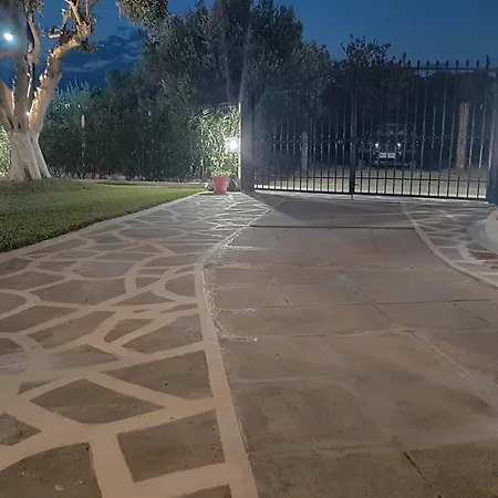 Olive Treehouse Ferienhaus *